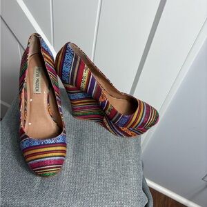 Steve Madden Pammy Multicolor Striped Wedges Size 8